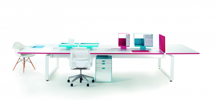 Arras Bench with pink & blue accents Arras Bench with pink & blue accents