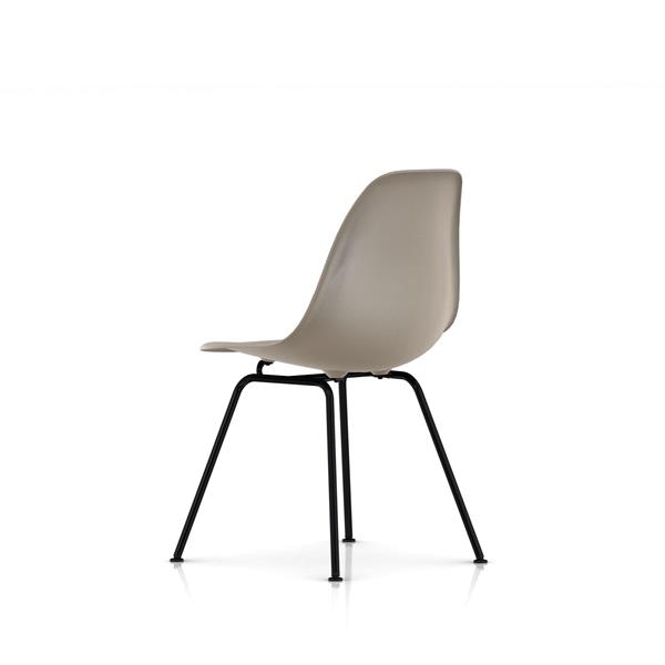 Eames Moulded Plastic Chair 4 leg base Eames Plastic chair 4 legs, Eames DSX