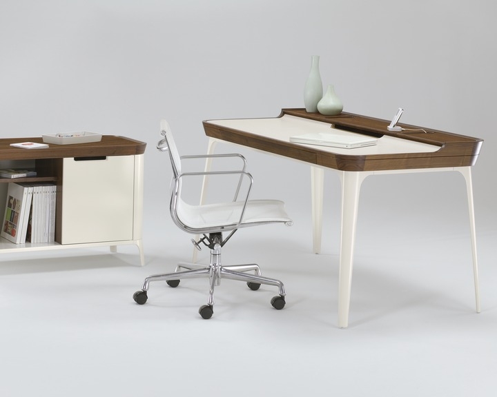 Airia Desk Airia Desk and Media Cabinet, Airia Desk designed by Observatory, Herman Miller Airia Desk