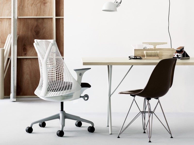 Sayl Work Chair in Studio White with upholstered seat Sayl work chair, Herman Miller Y back chair, Herman Miller Yves Béhar chair