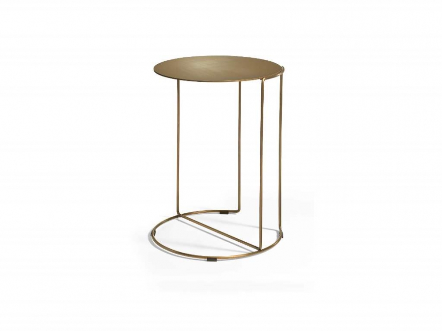 Oki table - brass Oki table by Walter Knoll