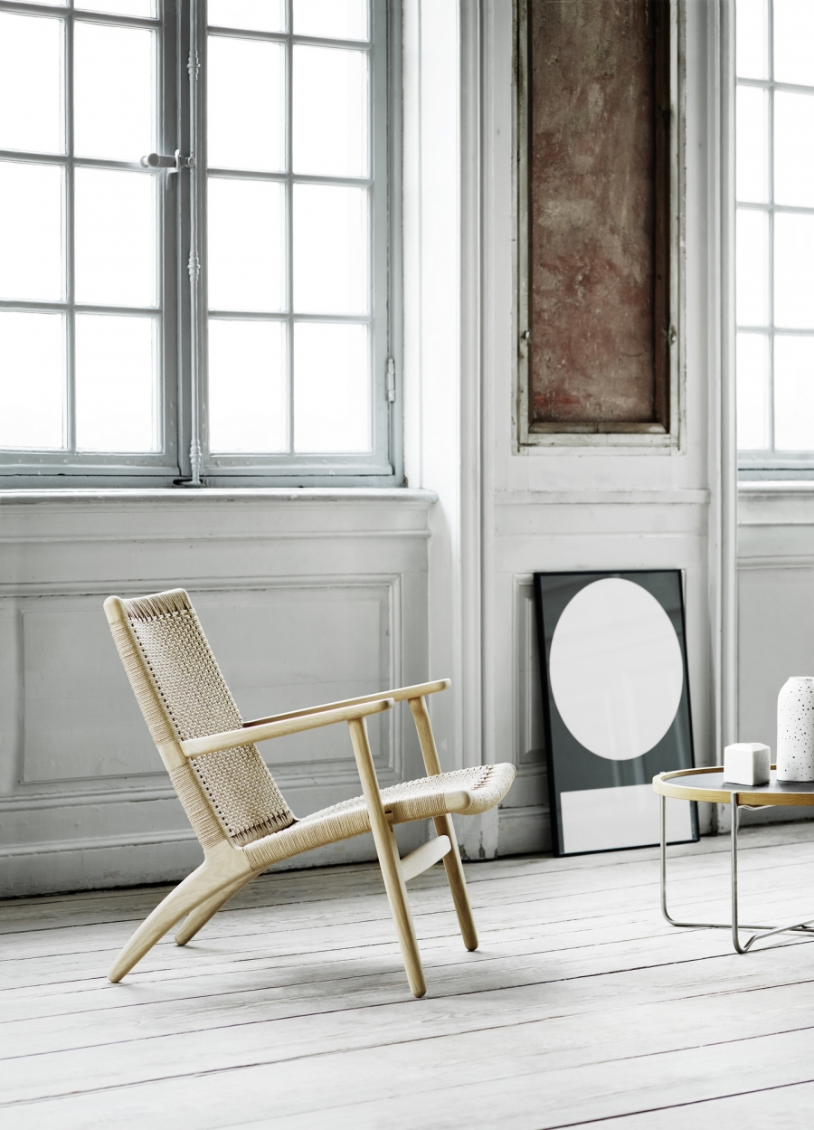 CH25 Lounge chair designed by Hans J. Wegner 