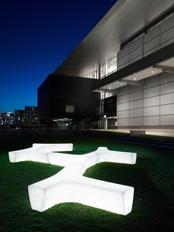 Twig Twig by Derlot Editions, Twig designed by Alexander Lotersztain