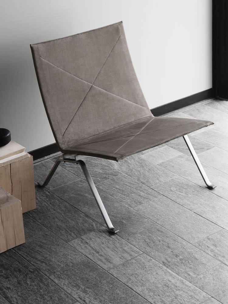 PK22 Lounge designed by POUL KJAERHOLM for Fritz Hansen, PK lounge with leather seat 