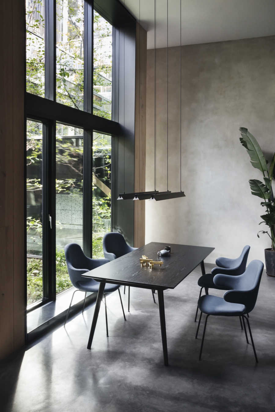 Catch JH15, In Between table and Fornell ABF1 Catch chair designed by Jaime Hayon for &Tradition, Catch dining Chair JH &Tradition