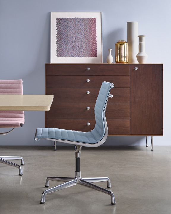 EAG_Side chair Eames Aluminium Group Side Chair and Ottoman designed by Ray and Charles Eames, Herman Miller Eames Side chair, Herman Miller Eames Aluminium Group chair Side