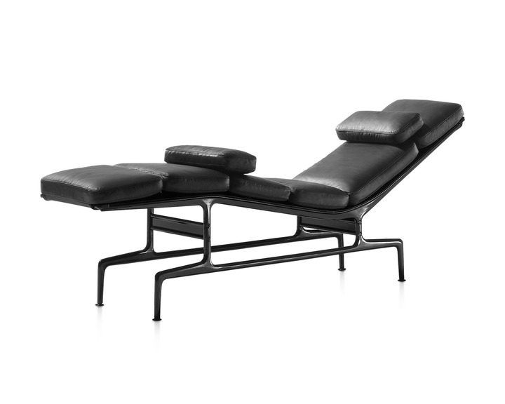 Eames Chaise designed by Charles and Ray Eames for Herman Miller, Herman Miller Eames Chaise