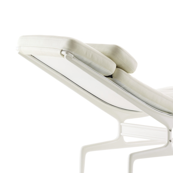 Eames Chaise designed by Charles and Ray Eames for Herman Miller, Herman Miller Eames Chaise