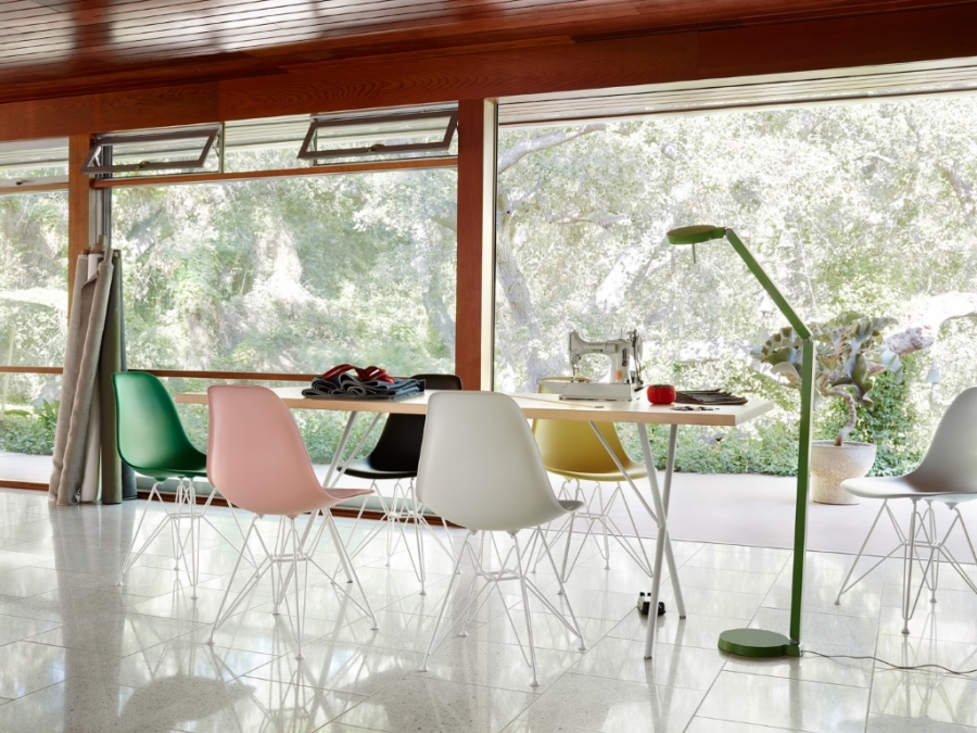 Eames Moulded Plastic chairs on wire base eames moulded plastic Chair with wire base, Eames plastic side chair on wire base