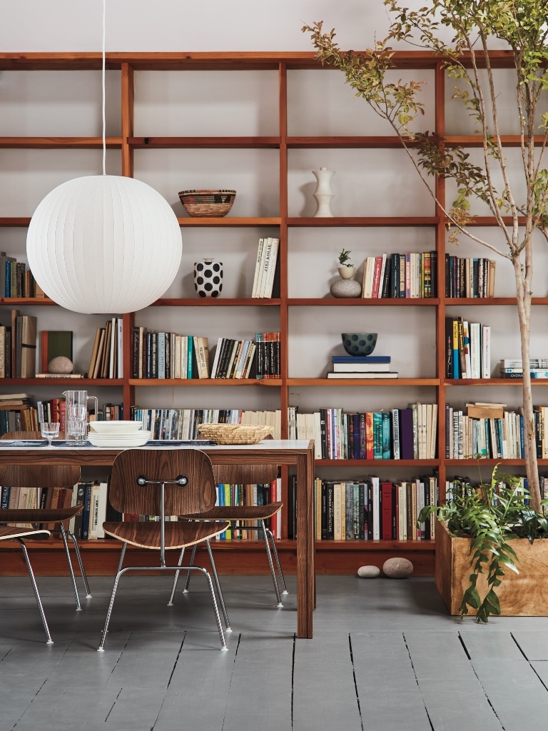 Eames Moulded Plywood Dining Chairs_Bubble Pendant Eames Moulded Plywood Lounge Chair with Metal legs, Herman Miller Eames LCM