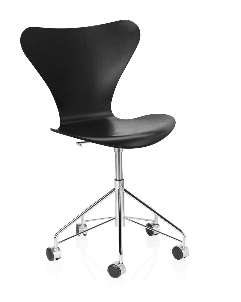 Series 7 - Coloured ash_ black on Swivel base Series 7 designed by Arne Jacobsen fritz hansen, Series 7 Swivel Base, Series 7 Office chair