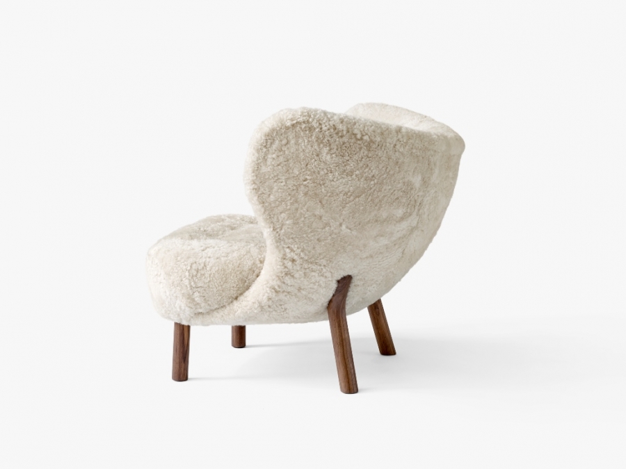 Little Petra VB1 - Skeepskin Moonlight Little Petra VB1 Lounge Chair & Pouf by &Tradition