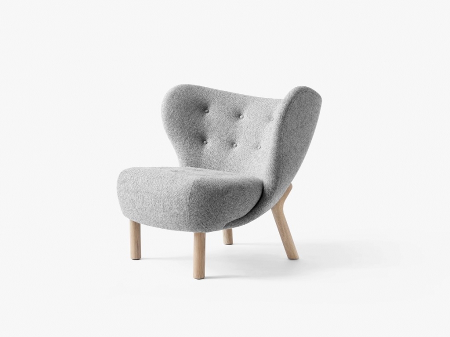 Little Petra VB1 - Fabric Hallingdal 130 & Oak legs Little Petra VB1 by &Tradition