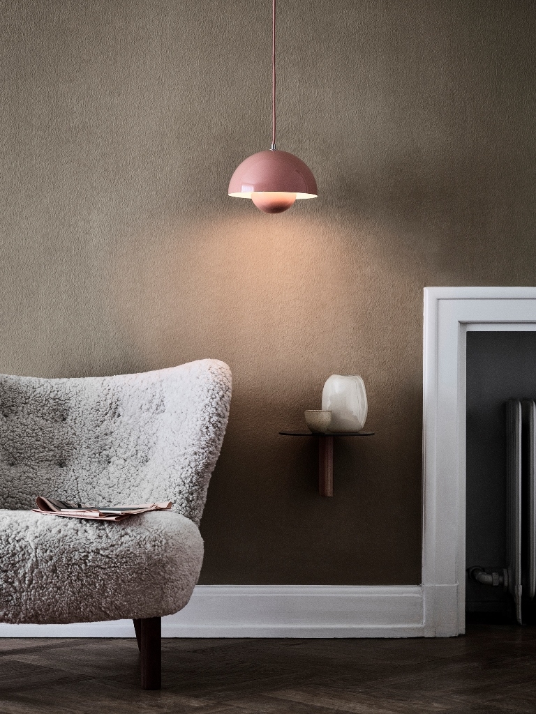 Little Petra VB2 & Flowerpot pendant Little Petra VB2 Sofa by &Tradition