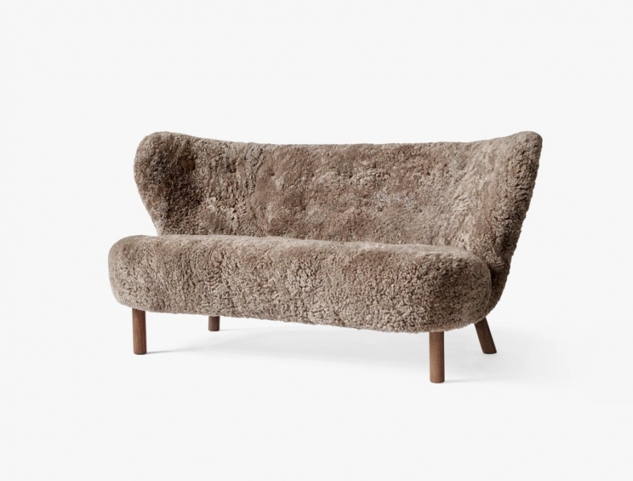 Little Petra VB2 - Sahara Sheepskin/Walnut Little Petra VB2 Sofa by &Tradition
