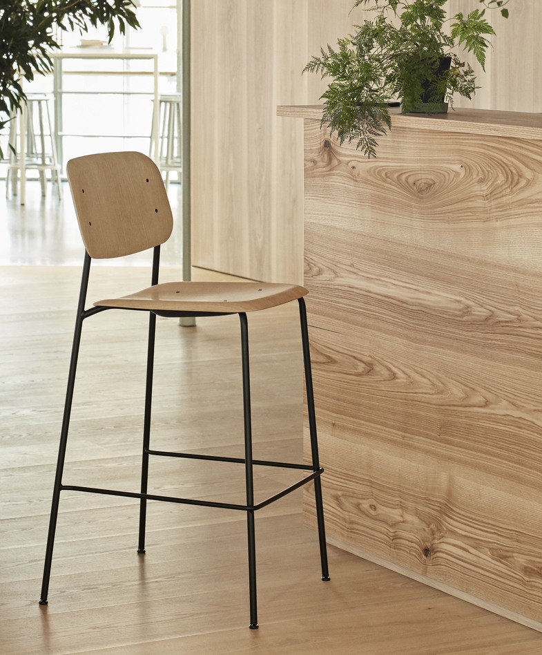 Soft Edge 10 Bar Stool Oak Seat Black Soft Edge 10 Bar Stool Oak Black