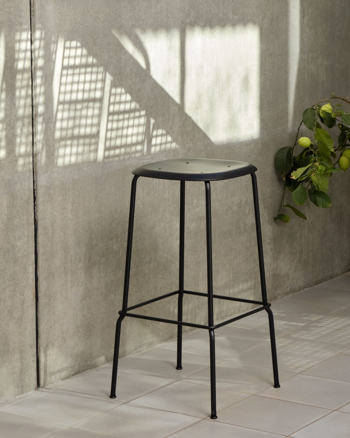 Soft Edge P30 Black seat Black leg Soft Edge P30 Black Black Style Shot