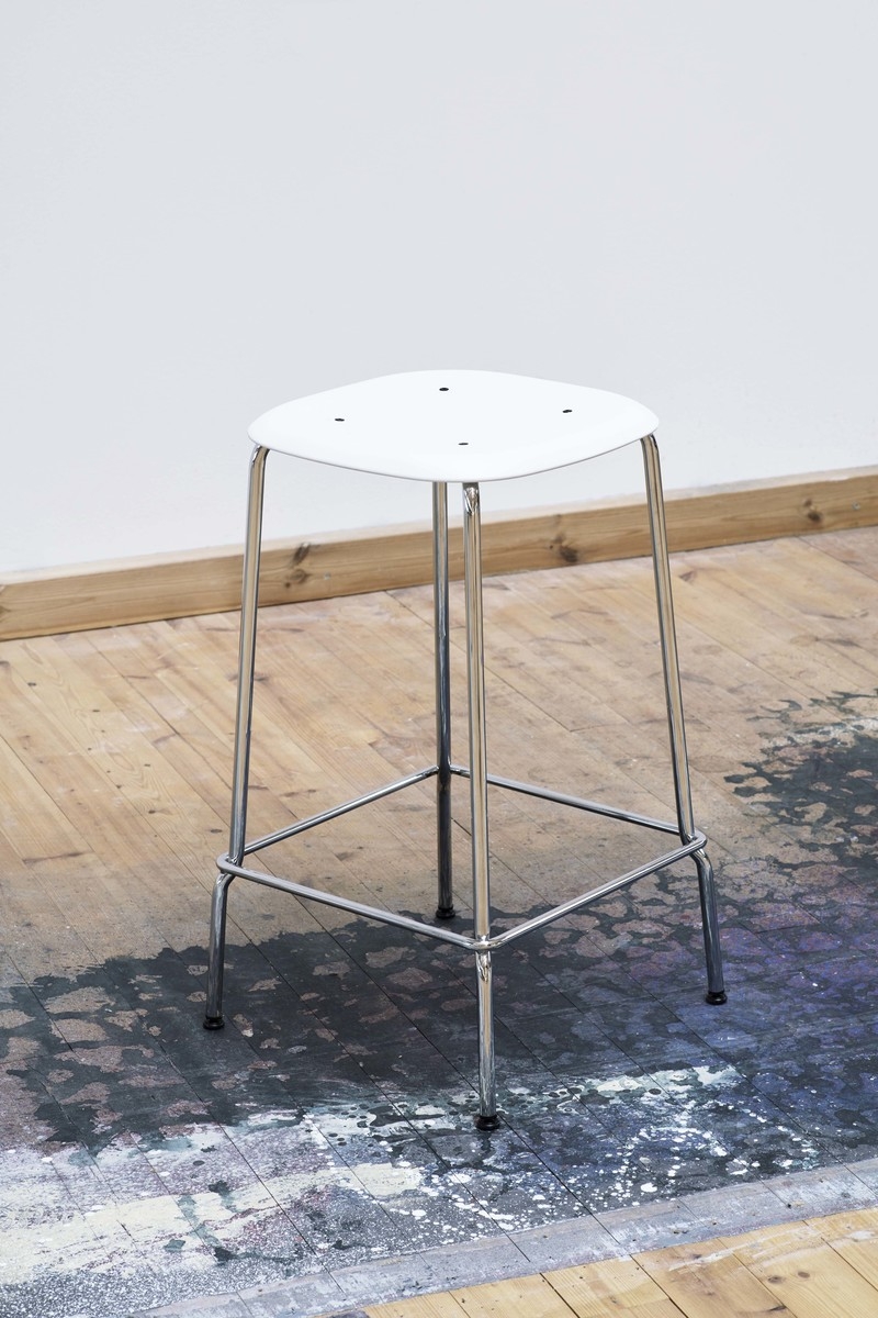 Soft Edge P30 White seat Chrome leg Soft Edge P30 White Chrome