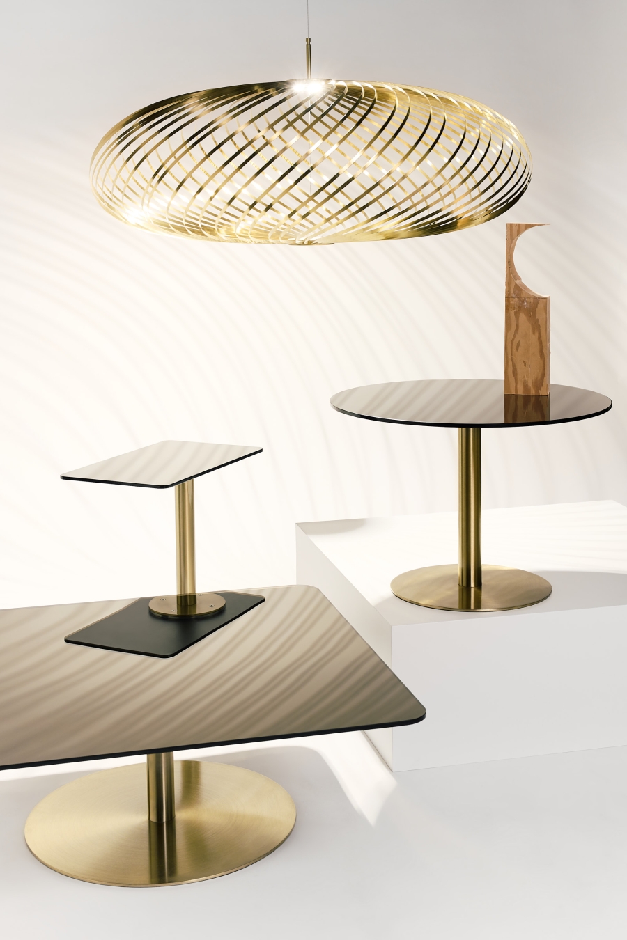 Spring Brass Pendant light and Flash tables Spring Brass Light designed by Tom Dixon, Tom Dixon Lighting