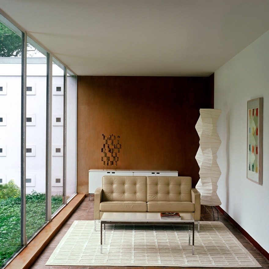 Florence Knoll_Low Coffee Table_Rectangular_Chrome_Clear glass_insitu Florence Knoll Low Table Knoll, Knoll furniture
