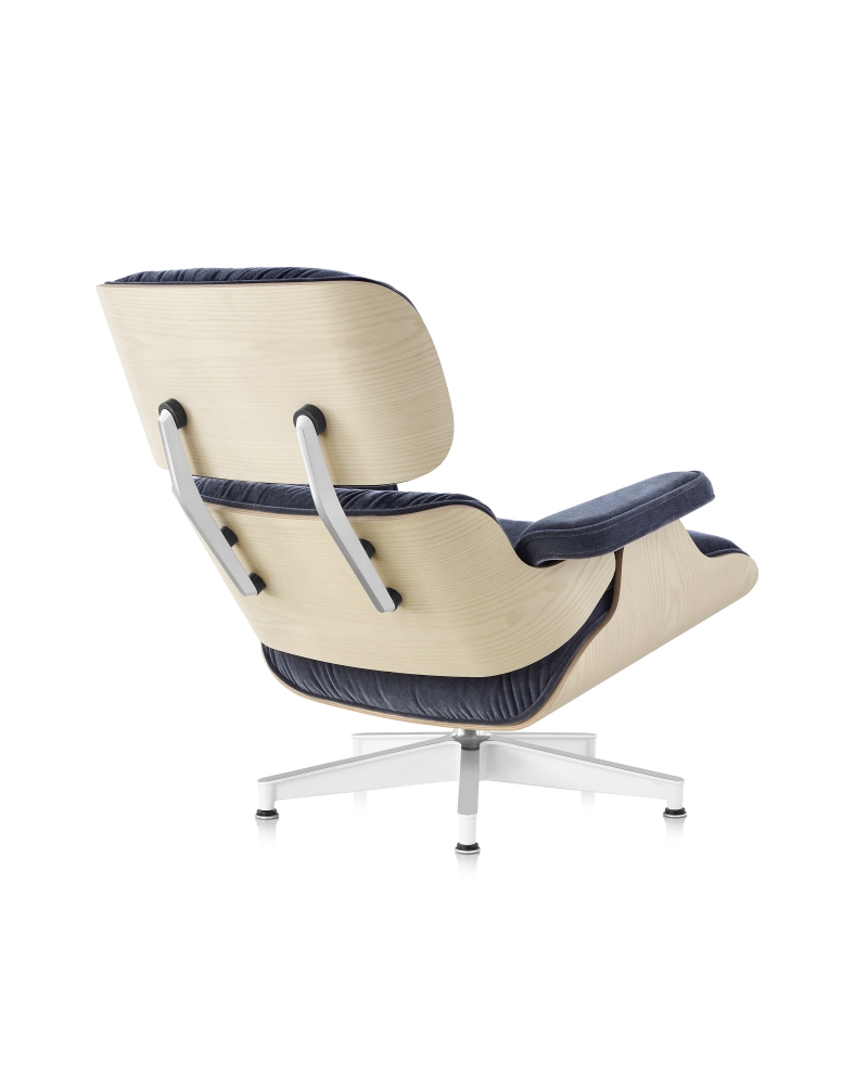 Eames Lounge and Ottoman designed by Charles and Ray Eames for Herman Miller, Herman Miller Eames Lounge, 