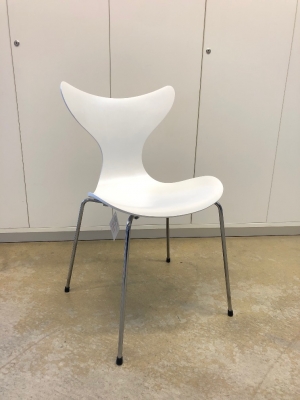 Lily chair by Fritz Hansen 