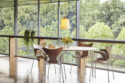 Lily Chair designed by Arne Jacobsen 50th anniversary, Lily chair Walnut veneer 50th anniversary edition, 50th anniversary edition of Lily Chair designed by Arne Jacobsen for Fritz Hansen 