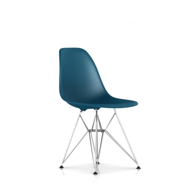 Eames Moulded Plastic Side Chair designed by Charles and Ray Eames, Herman Miller Eames Moulded Plastic dining Chair