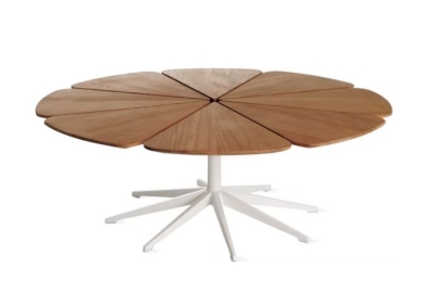 Petal Coffee Table designed by Richard Schultz, Knoll outdoor furniture 